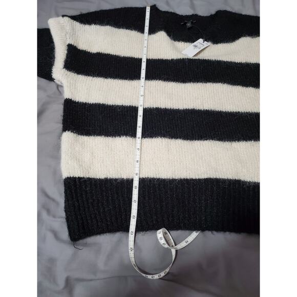 Express Women’s Black & White Striped Sweater Size M | Cozy Knit Pullover - Picture 8 of 11